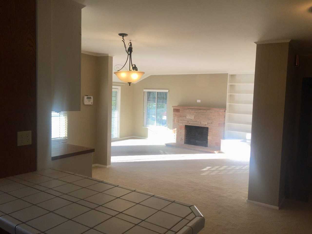 607 Capuchino Dr - Photo 3 of 14