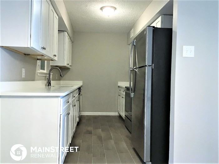 620 Opal St - Photo 3 of 15
