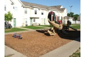 Columbia Court - Photo 2 of 4