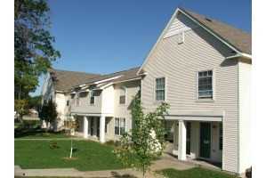 Columbia Court - Photo 3 of 4