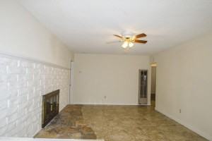 2119 W Jefferson St - Photo 2 of 16