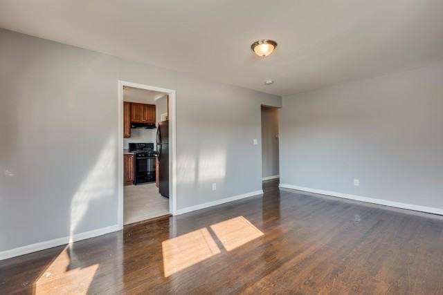 15533 6th Ave - Photo 3 of 9