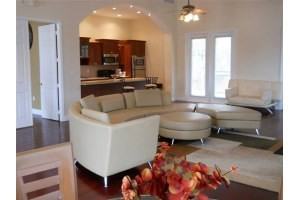 Royal Gulf Apartments - Photo 2 of 13