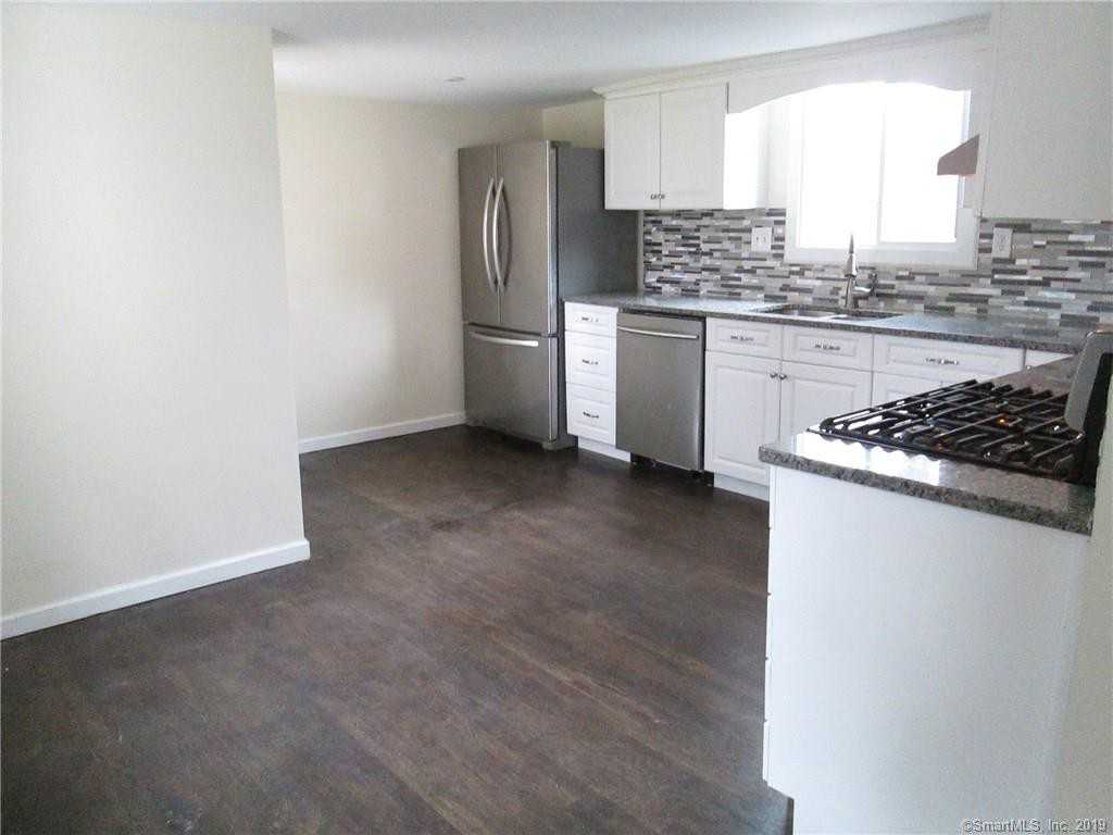 698 N Main St - Photo 3 of 15