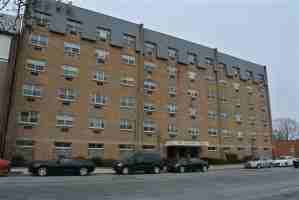 Executive House - Photo 3 of 5