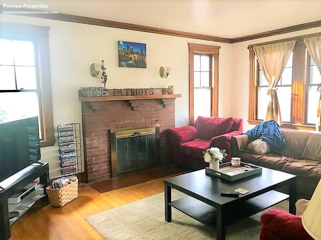 663 Washington St - Photo 3 of 17