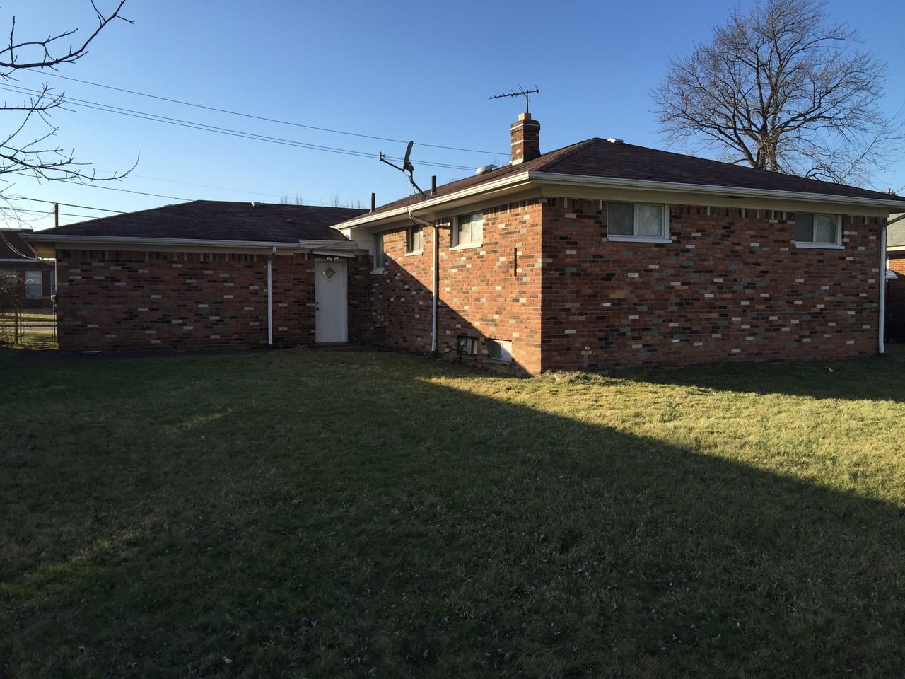 4031 Eastwood Ln - Photo 2 of 10