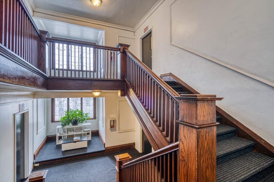 285 King St W Apartments in Central Hamilton, Hamilton, ON L8P 1B2 Zumper