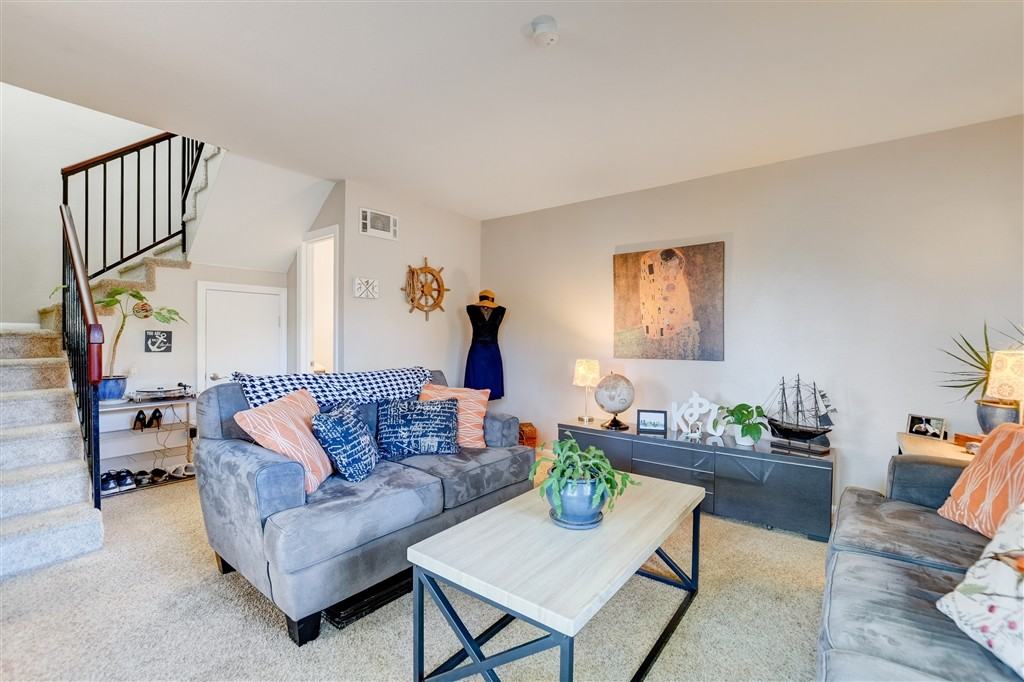 6333 College Grove Dr - Photo 3 of 25