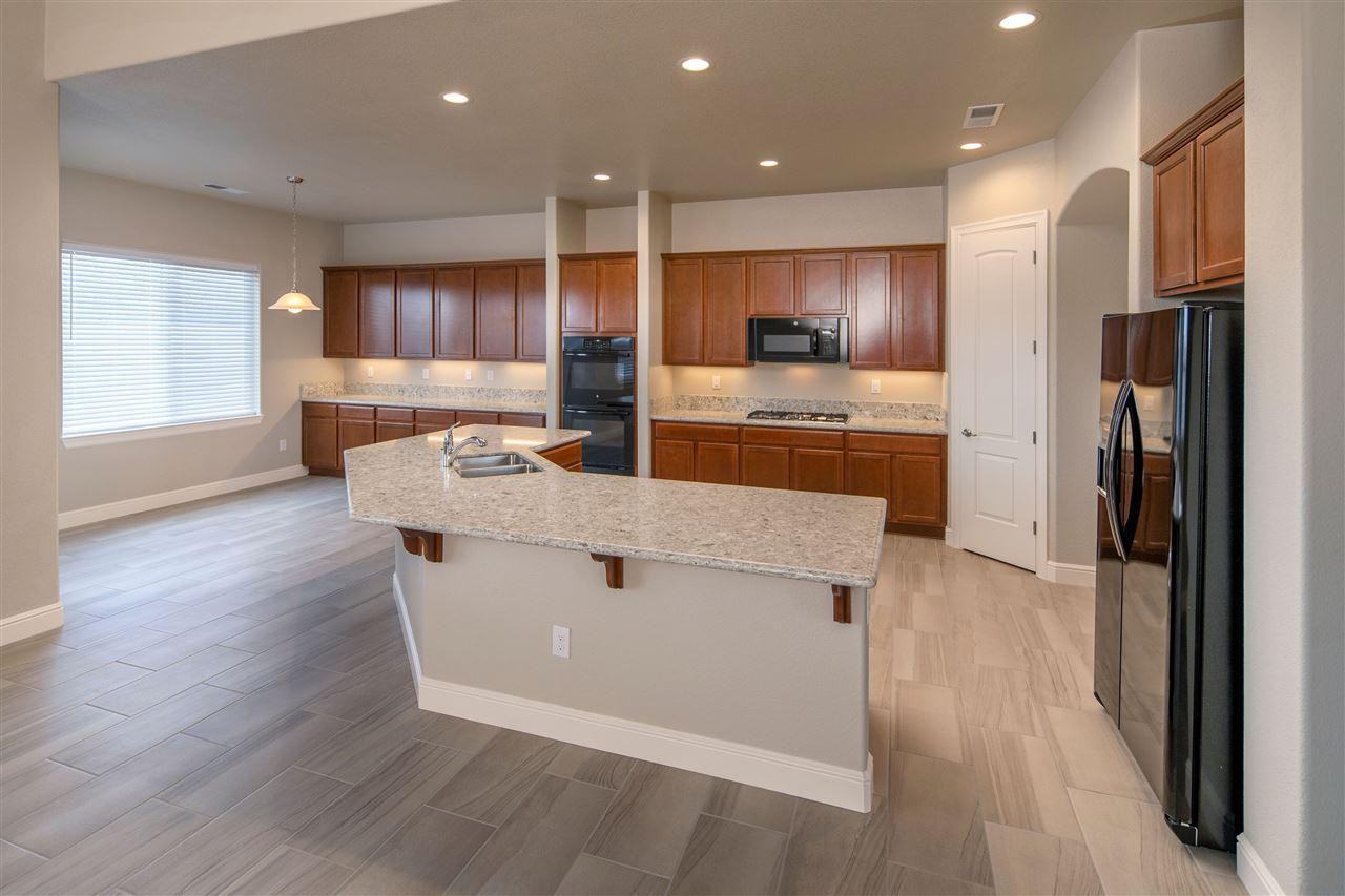 11581 Anthem Dr - Photo 3 of 21