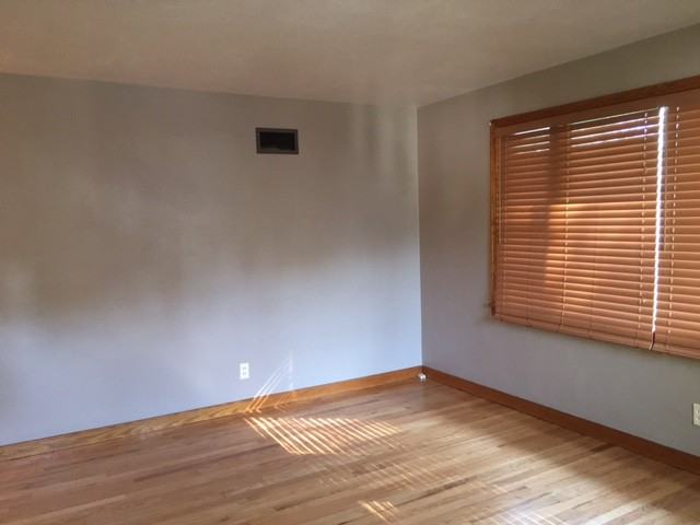 817 North Metter Avenue - Photo 3 of 8