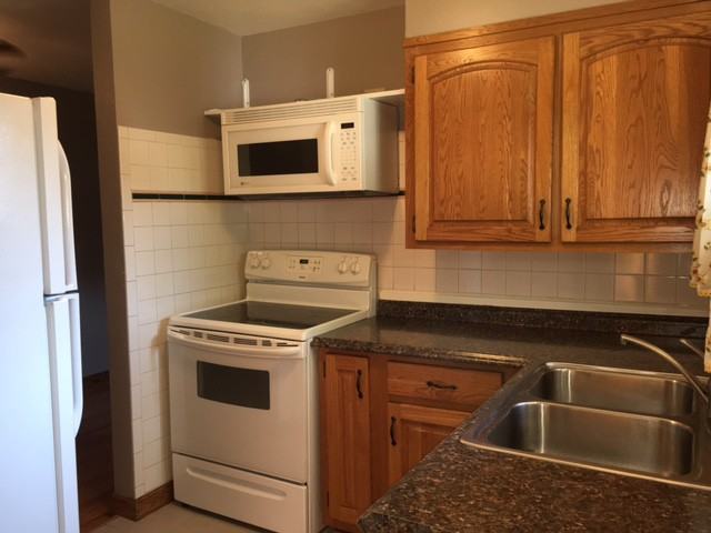 817 North Metter Avenue - Photo 2 of 8