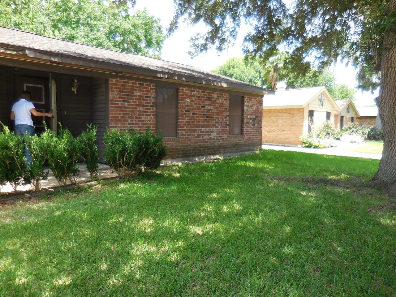 1917 Chapel Heights - Photo 2 of 12