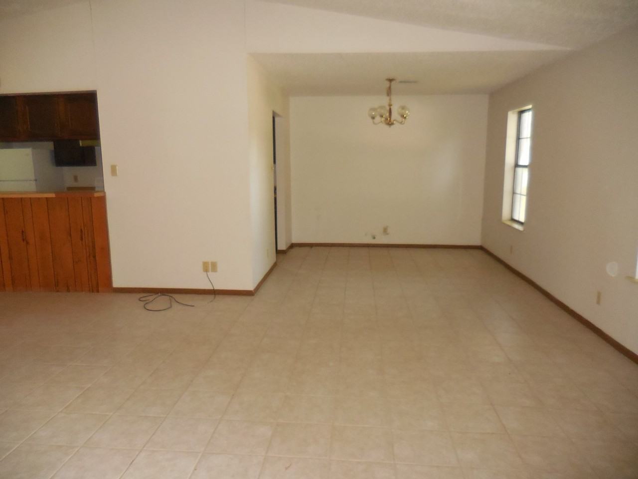 1917 Chapel Heights - Photo 3 of 12