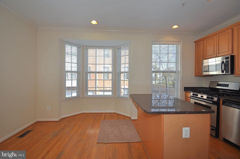 2326 Lee Hwy - Photo 2 of 28