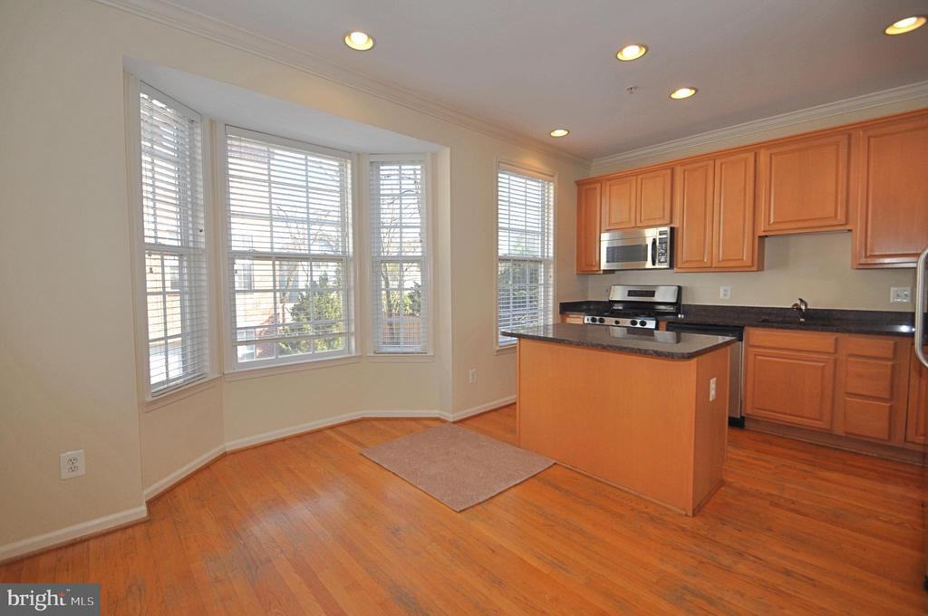 2326 Lee Hwy - Photo 3 of 28