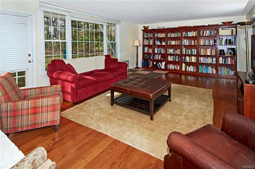 32 Lincoln Ave - Photo 3 of 21