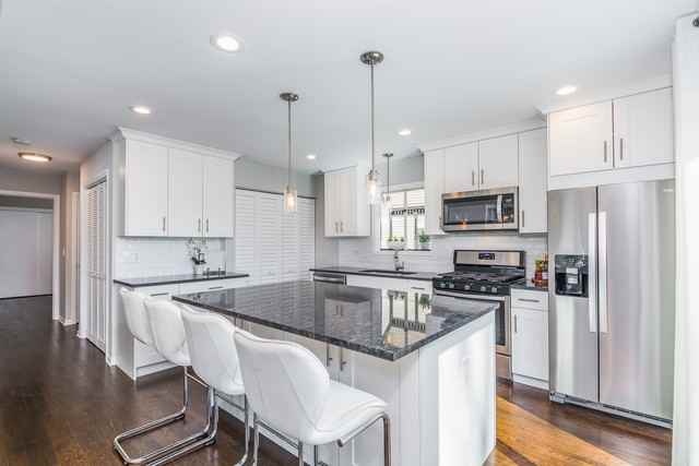 141 Henderson St - Photo 2 of 32