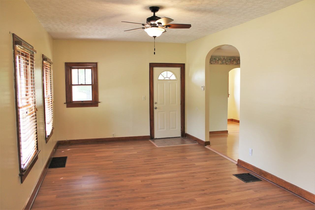 312 N Central Ave - Photo 2 of 19