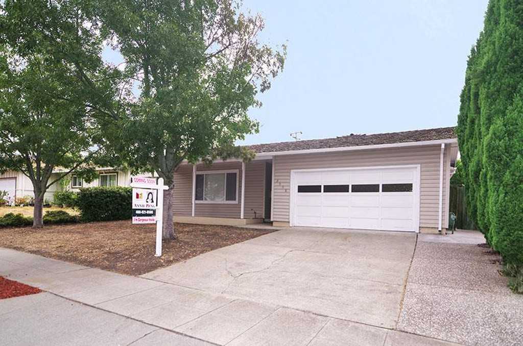 2998 Postwood Dr - Photo 2 of 20