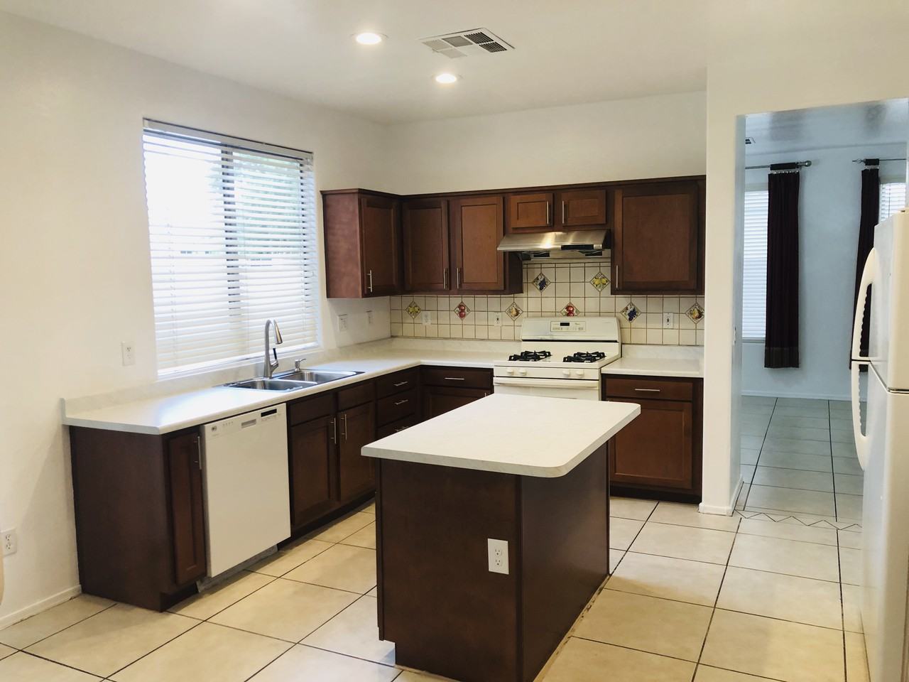 9940 E Medina Ave - Photo 2 of 19