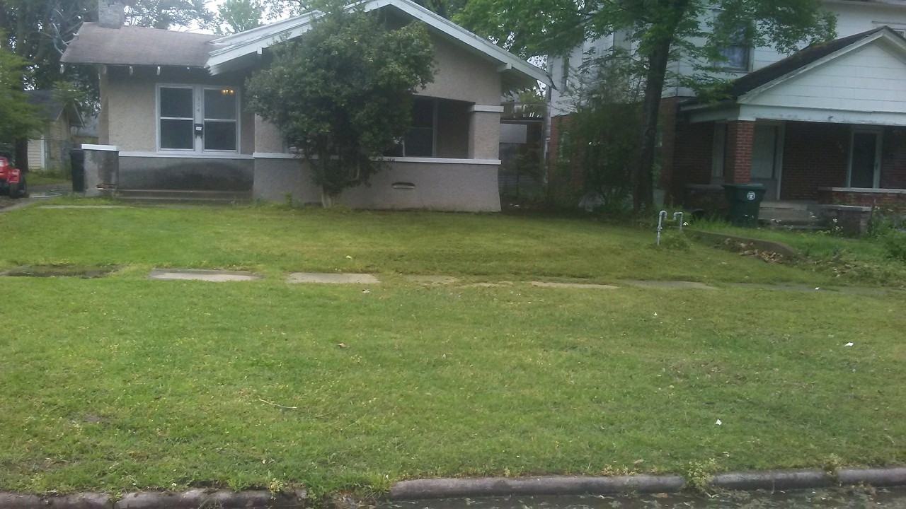 304 S 14th St - Photo 2 of 17