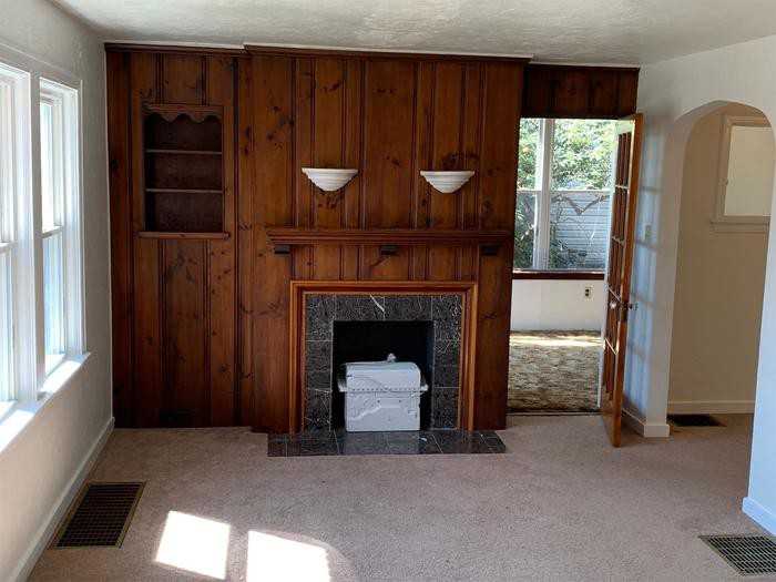 137 Melvin Dr - Photo 3 of 11