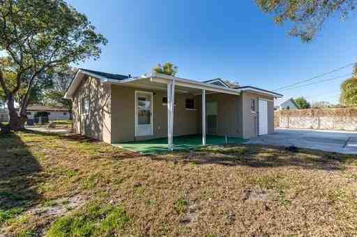 9981 110th St - Photo 3 of 23