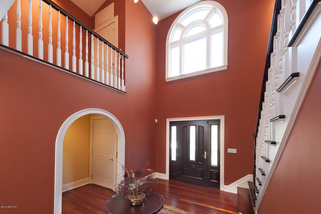 52 Hendrie Ave - Photo 3 of 38