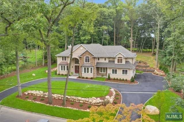 28 Lilline Ln - Photo 2 of 25