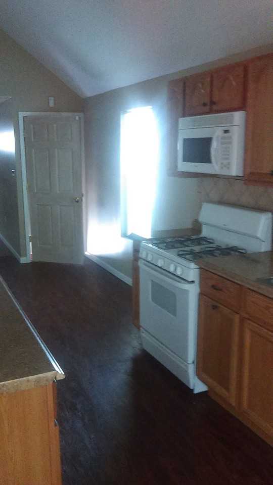 543 1/2 Paige Street #2 - Photo 2 of 6