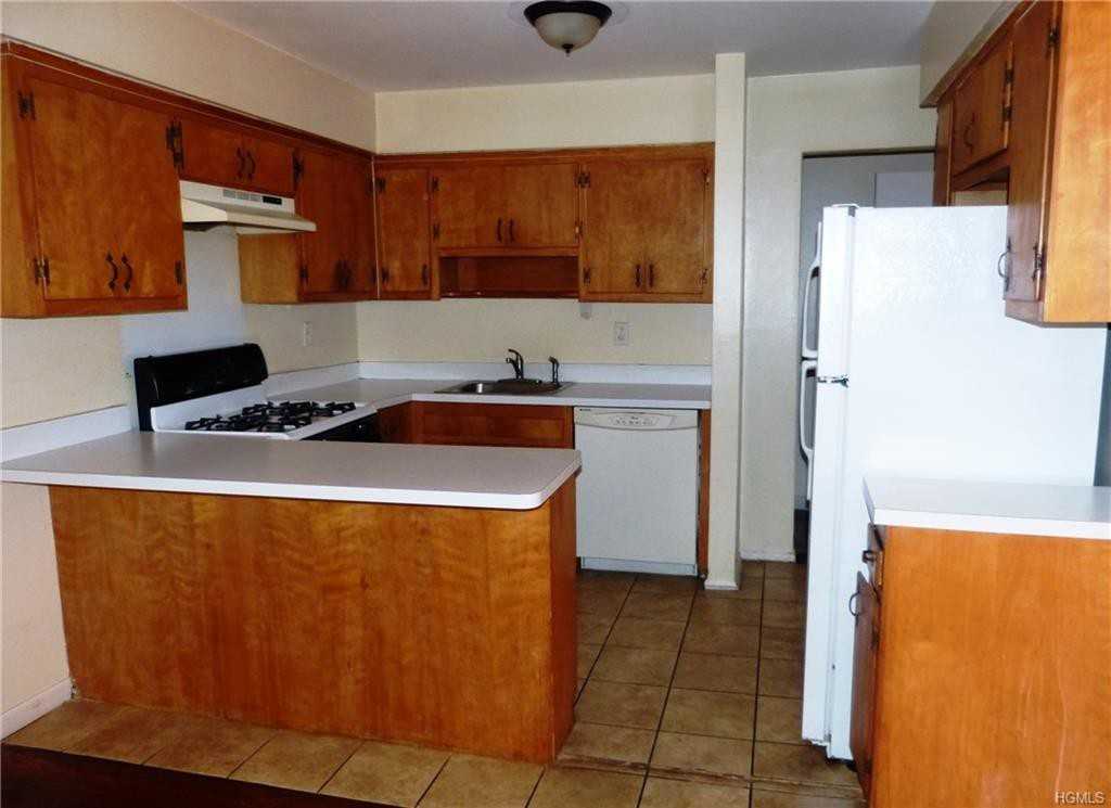 150 Kearsing Pkwy - Photo 3 of 10