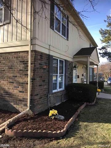 34147 Garfield Cir - Photo 3 of 20