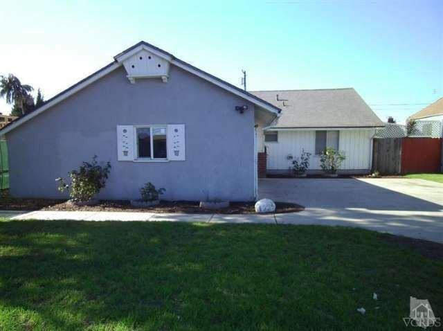 1335 Palm Dr - Photo 2 of 2