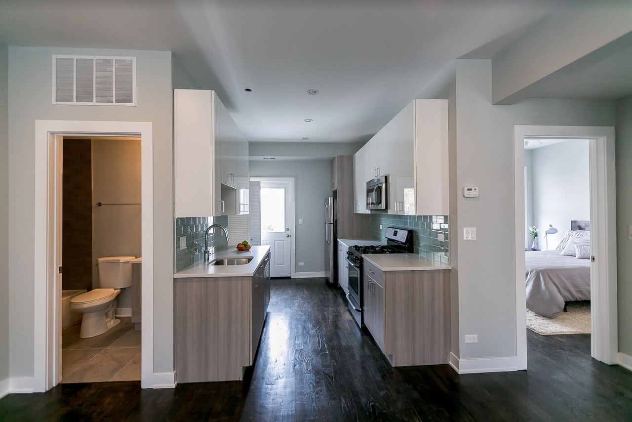 1201 W Addison Dr #1201-2 - Photo 3 of 14
