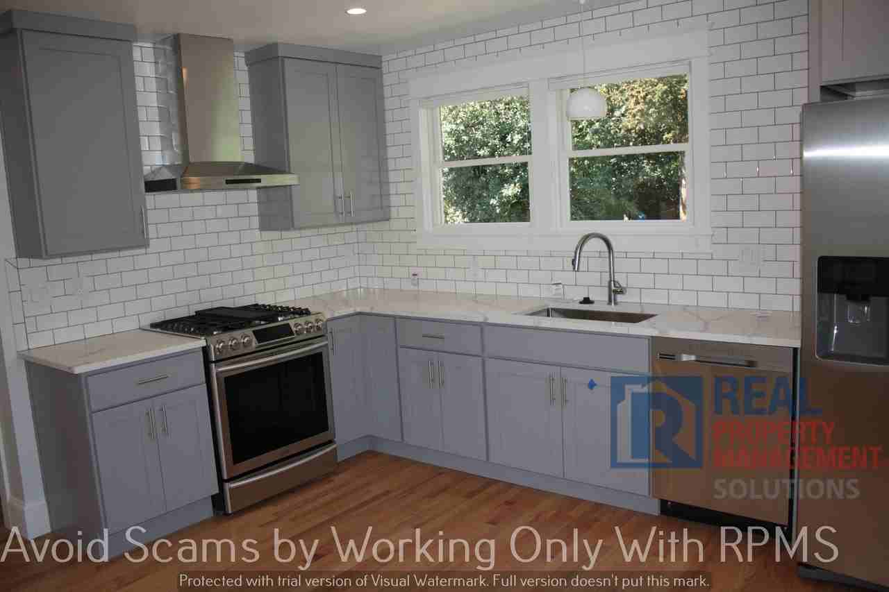 3323 SE 11th Ave #B - Photo 3 of 27