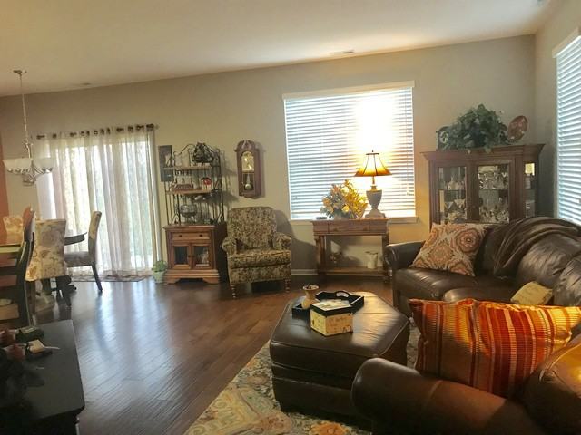 1628 Hannah Ln - Photo 3 of 28