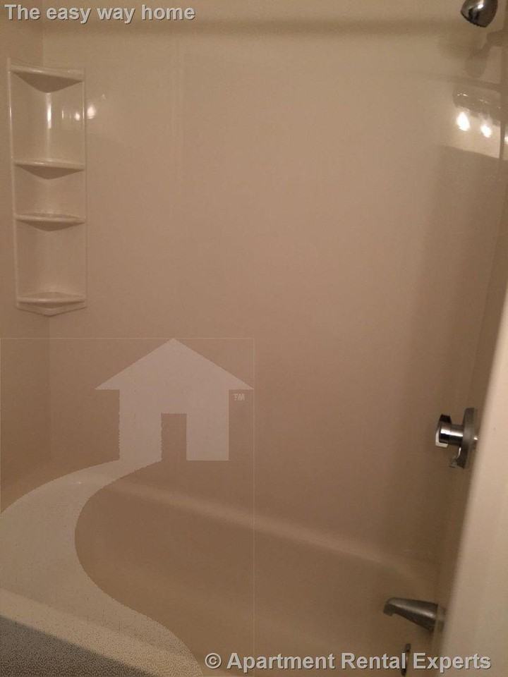 241 Winthrop St - Photo 3 of 13