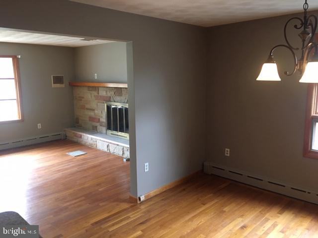 514 Carol St - Photo 3 of 16
