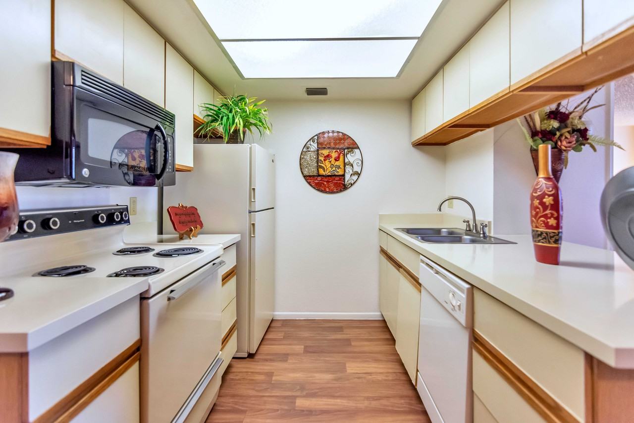 The most inexpensive apartment rentals for rent in Deer Valley,