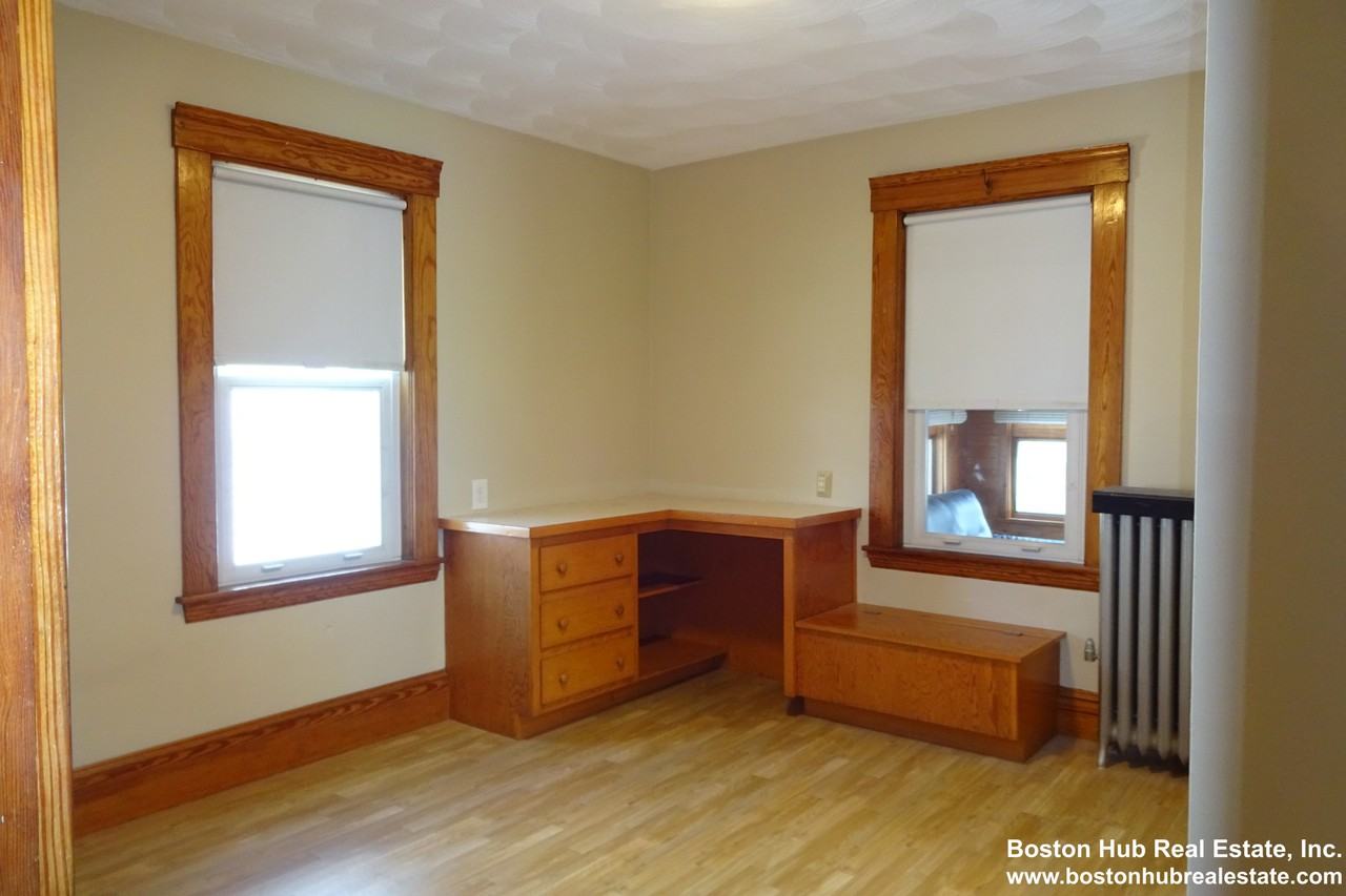 17 Newhall St 2 - Photo 2 of 11