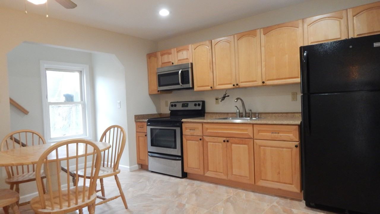 3623 Bayview St - Photo 2 of 16