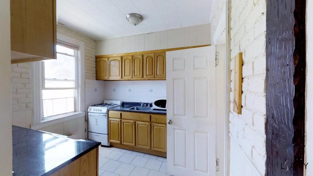 2493 Arthur Ave #3 - Photo 3 of 10