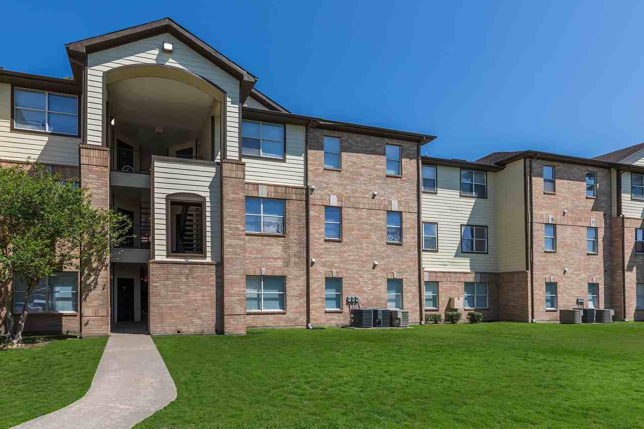 The Summit At Bennington Apartments For Rent 6767 Bennington St Houston Tx With 3 Floorplans Zumper