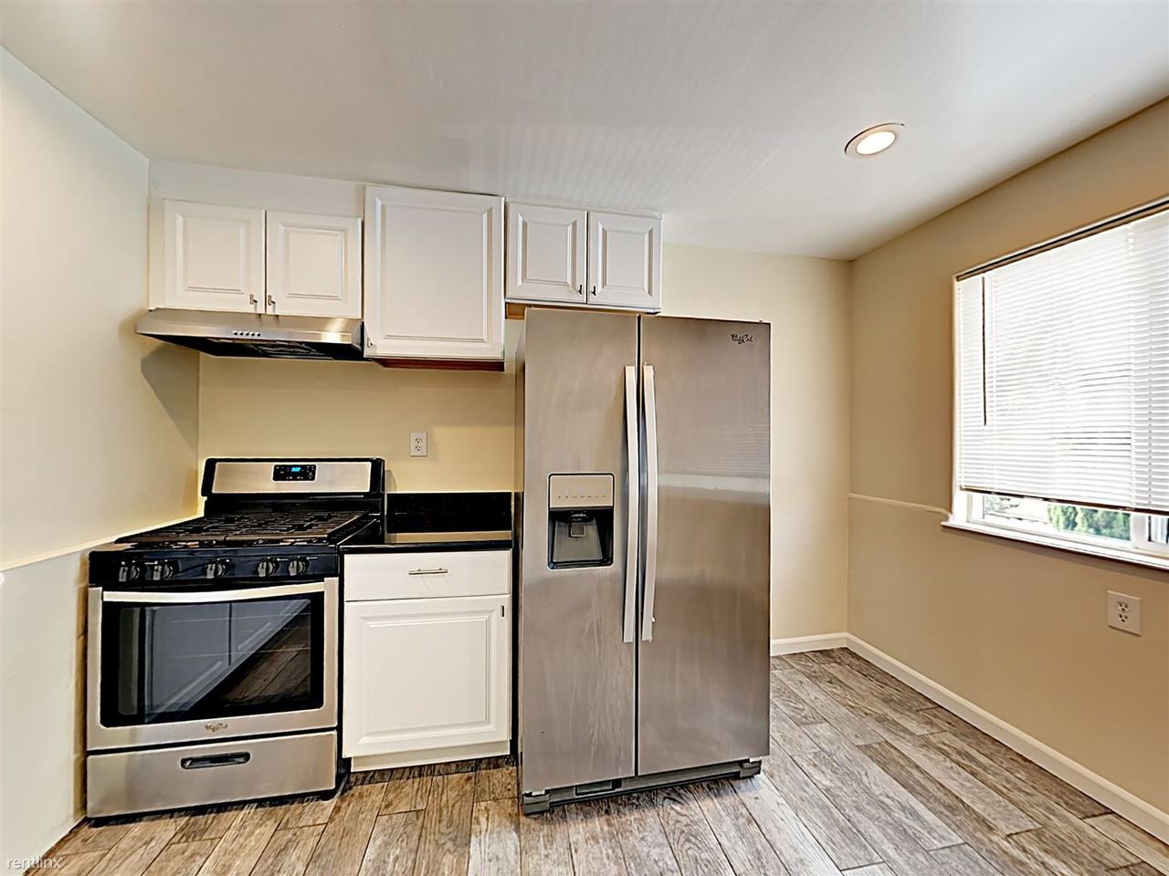 1723 34th Ave - Photo 2 of 12