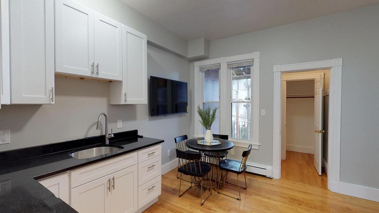 Inviting Somerville home by Assembly Row - Photo 4 of 13