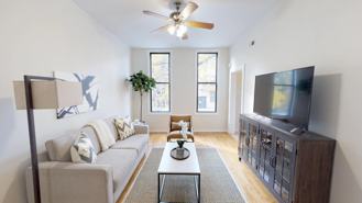 Bright Wicker Park apartment near Damen Station - Photo 1 of 1