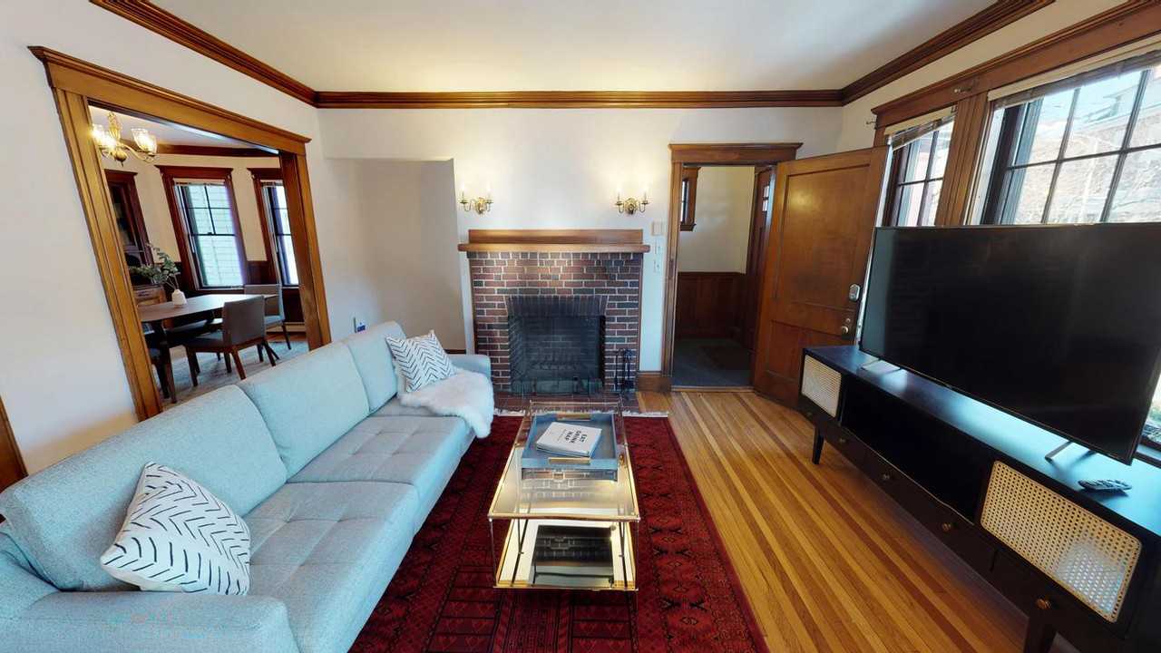 Elegant West Cambridge home with delightful yard Apartments in