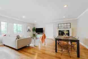 Gorgeous Redondo Beach home with rooftop views - Photo 1 of 1