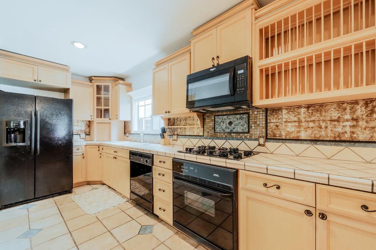 Gorgeous Redondo Beach home with rooftop views - Photo 6 of 29